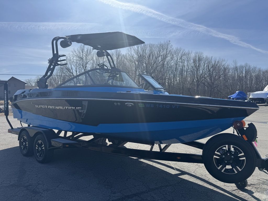 2021 Nautique Super Air Nautique 210