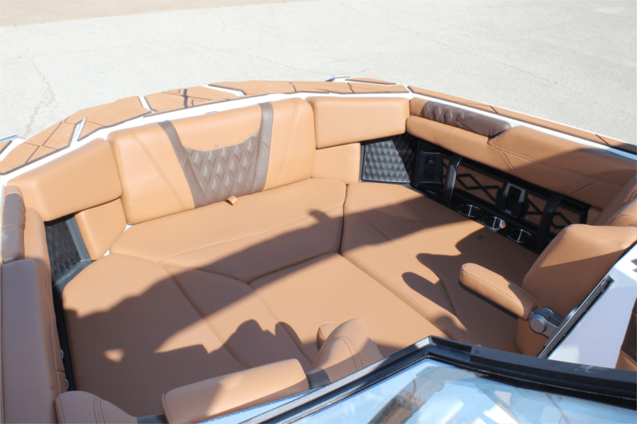 2025 Malibu M230