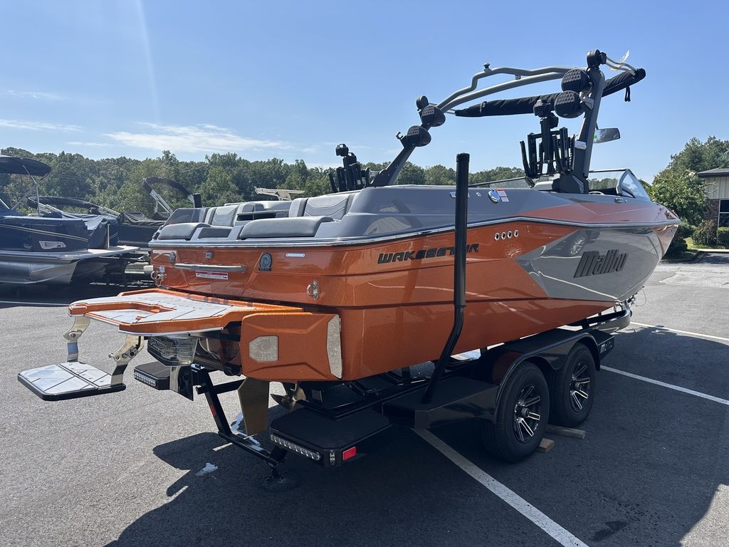 2024 Malibu Boats 23 LSV