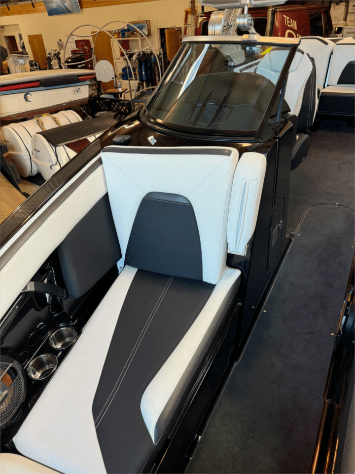 Excellent Condition Low Hour 2020 Mastercraft XStar