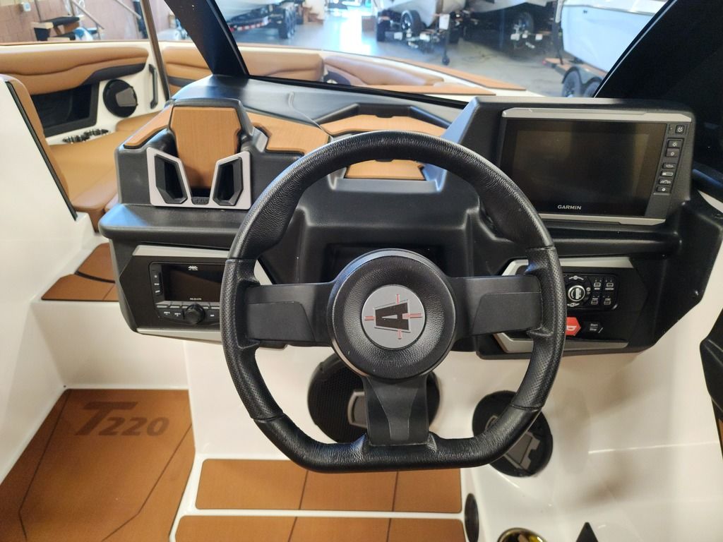 2025 Axis Wake Research T220