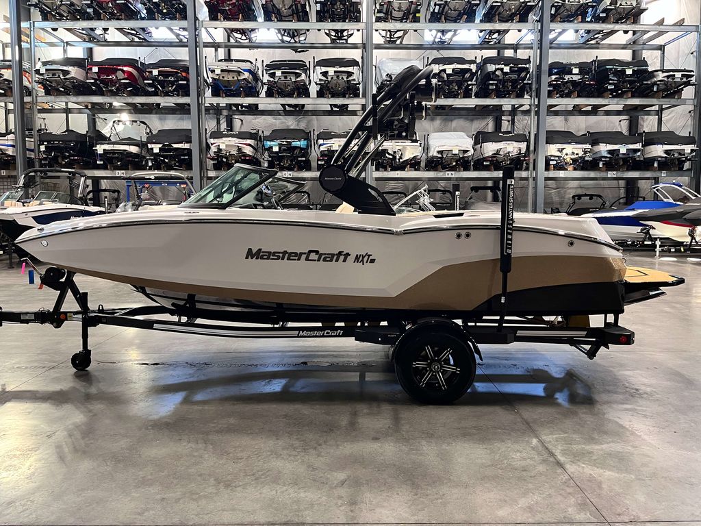 2025 MasterCraft NXT20