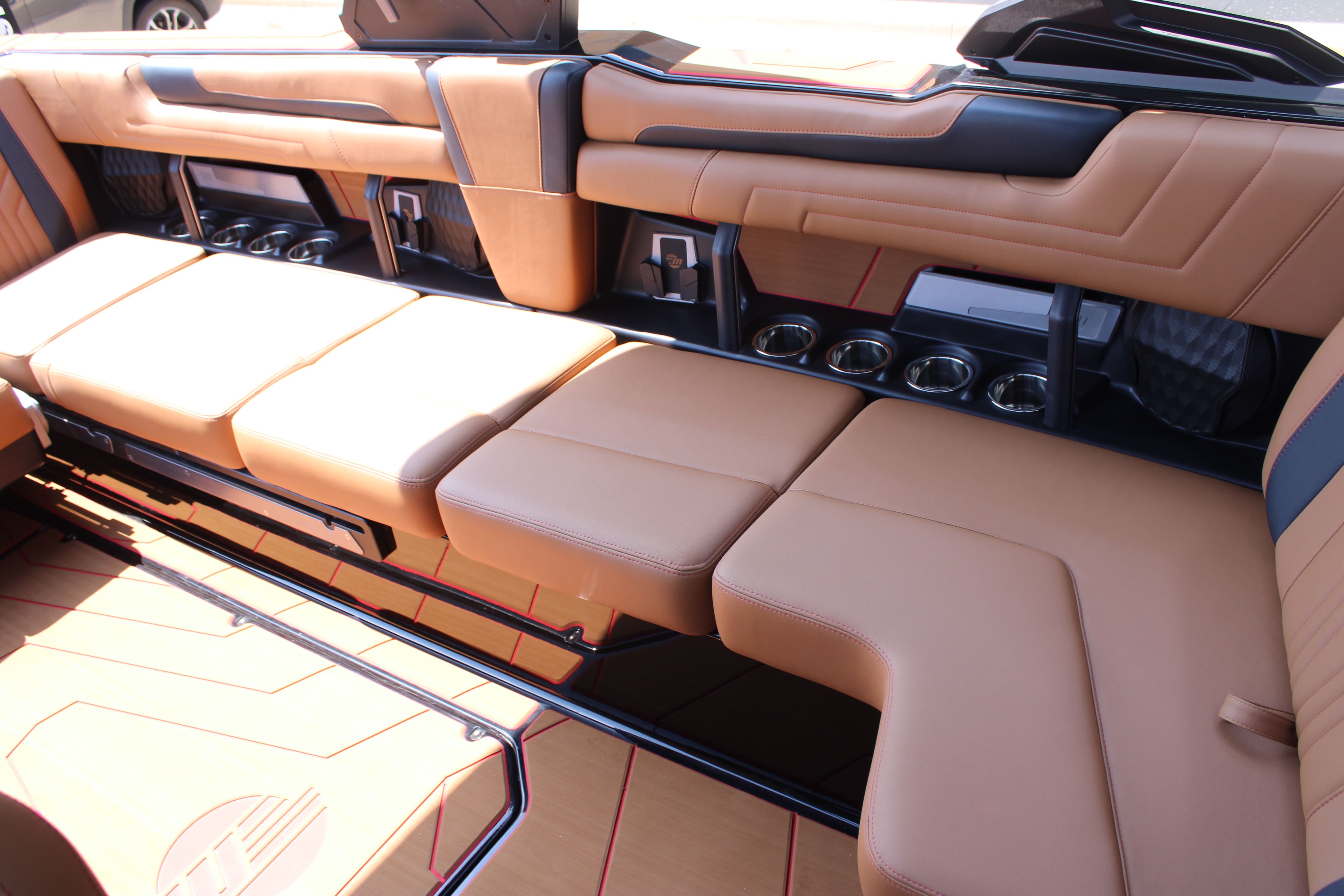 2025 Malibu 25 LSV