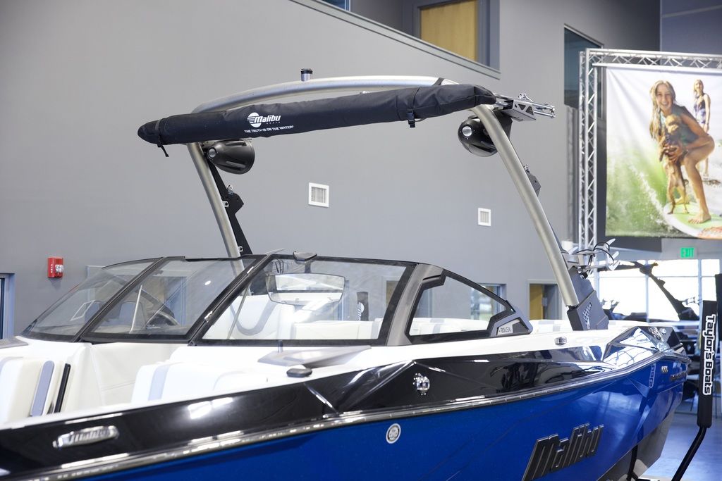 2024 Malibu Boats 23 LSV