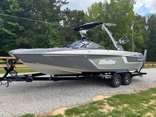 2022 Malibu 24 MXZ