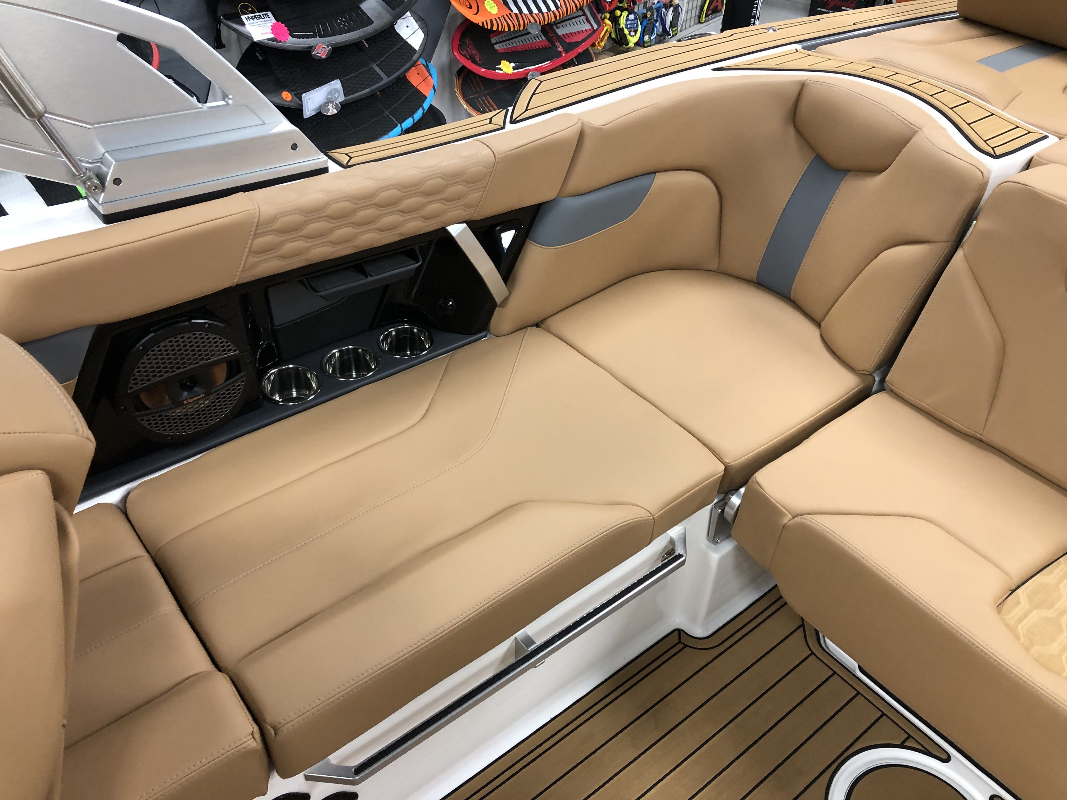 2024 MasterCraft XT-22 | 209130