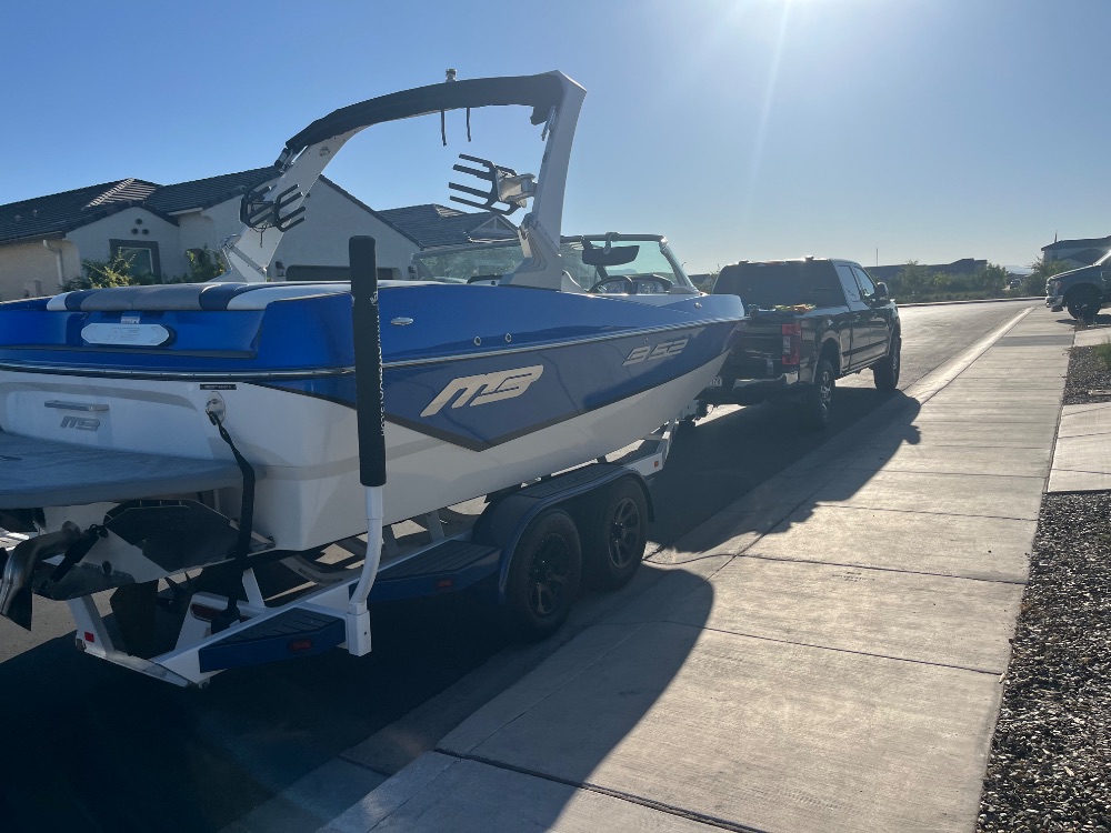 2019 MB B52 21'