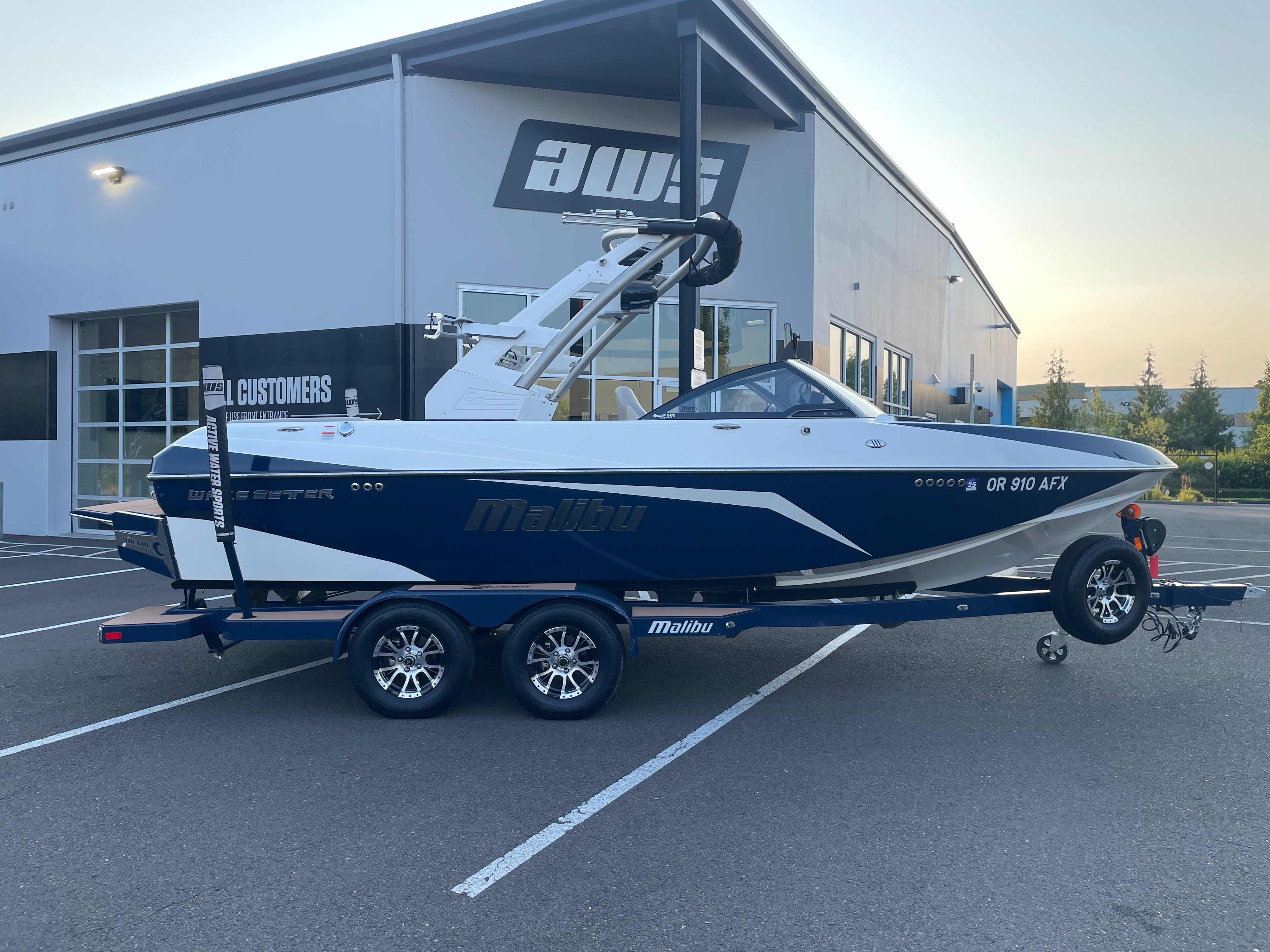 2017 Malibu Wakesetter VLX