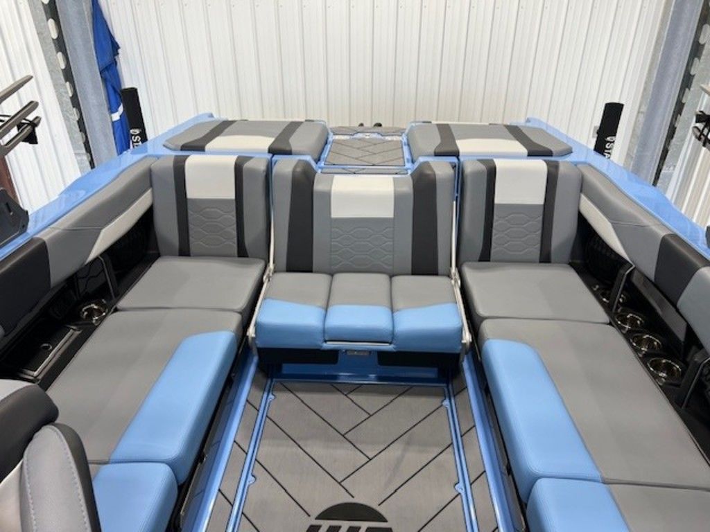 2024 Malibu Boats 23 LSV