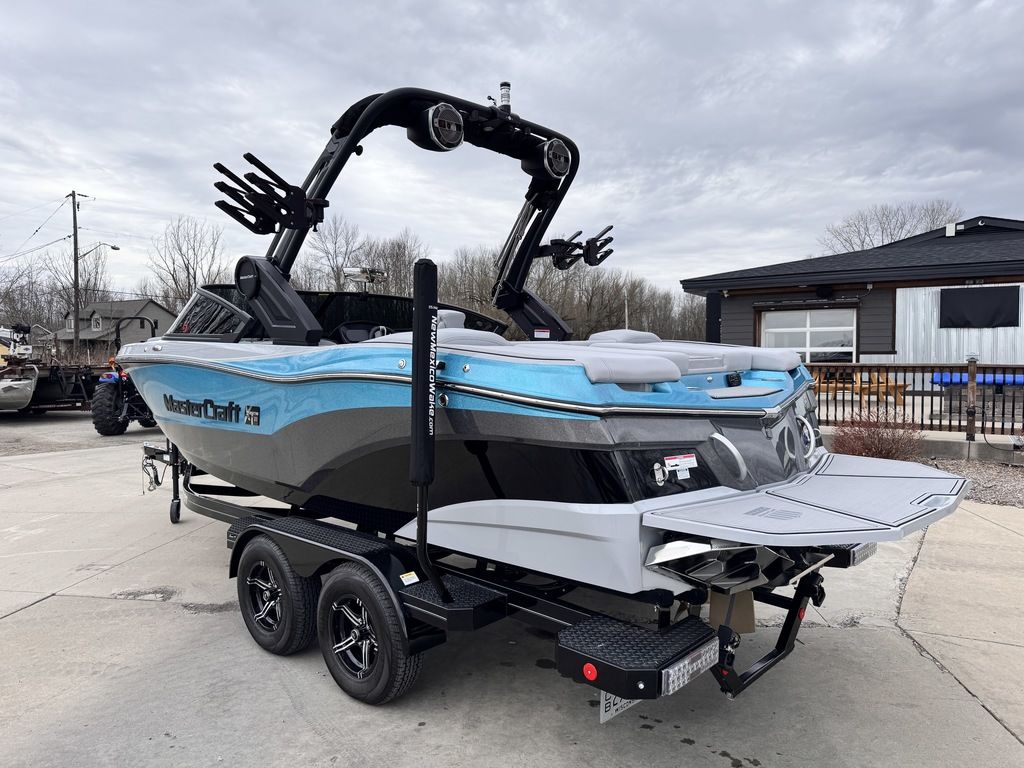 2022 MasterCraft XT21