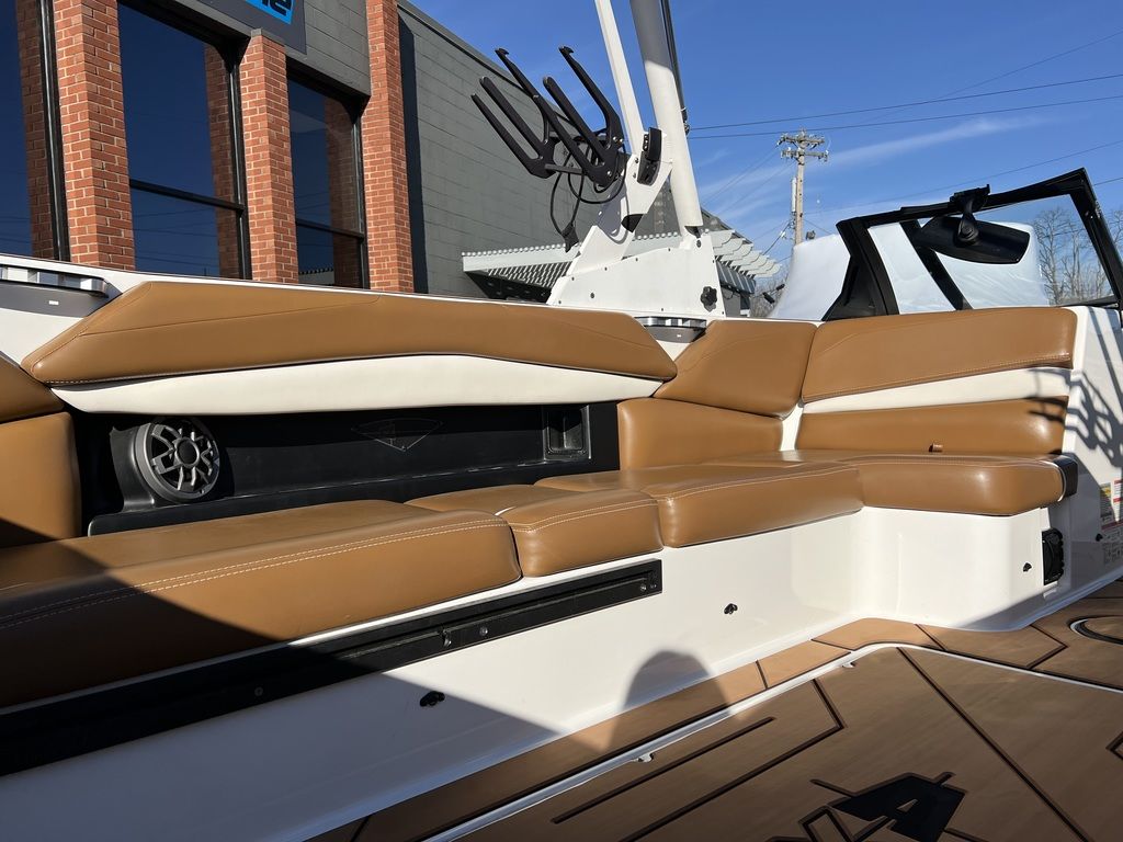 2020 Axis Wake Research A24