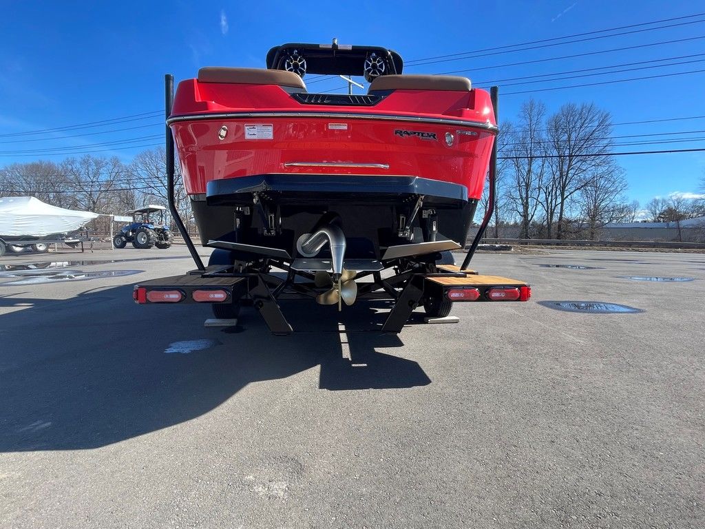 2025 MOOMBA Max