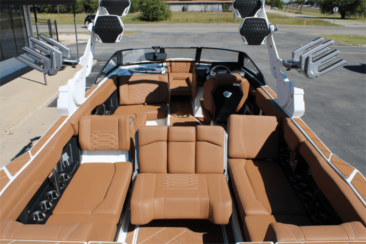 2025 Malibu 26 LSV