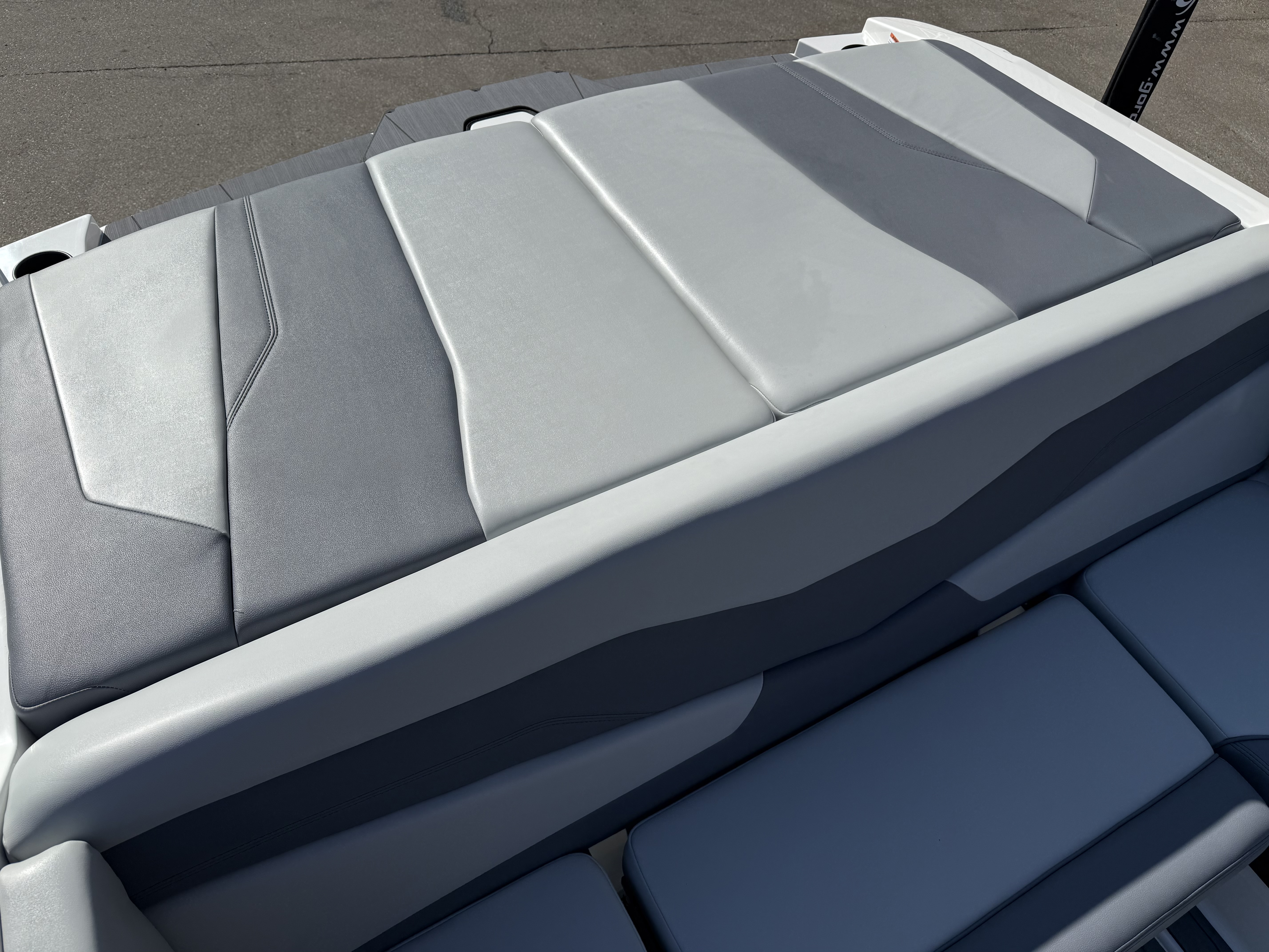 2025 Axis T235