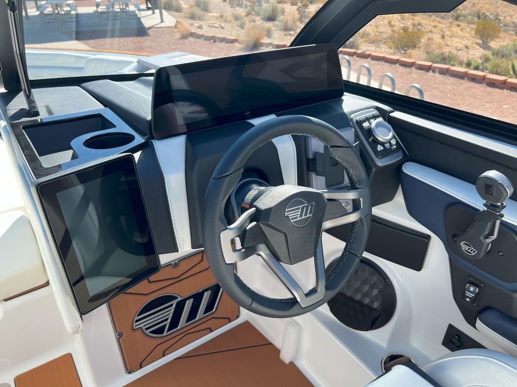 2025 Malibu Boats 25 LSV