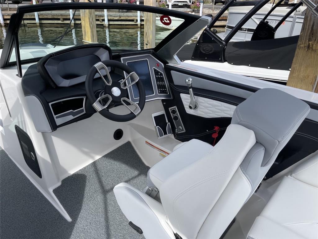 boat.Title