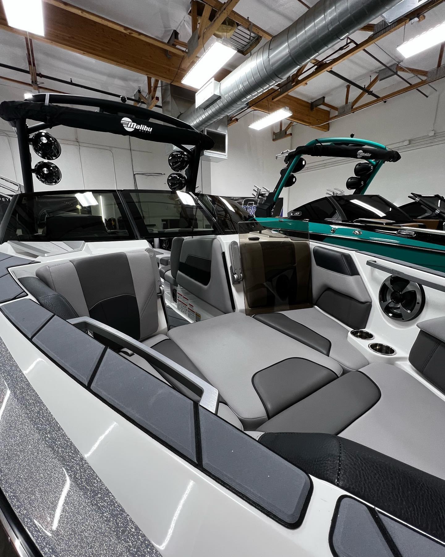 2021 Malibu Wakesetter 25 LSV