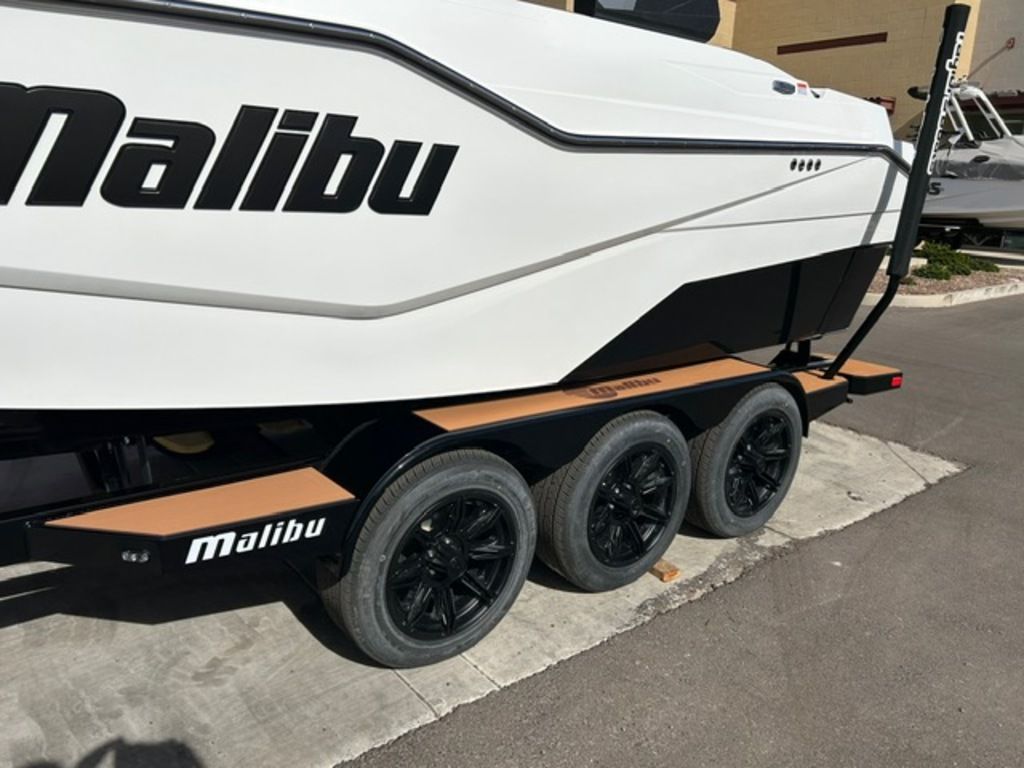 2025 Malibu Boats M230