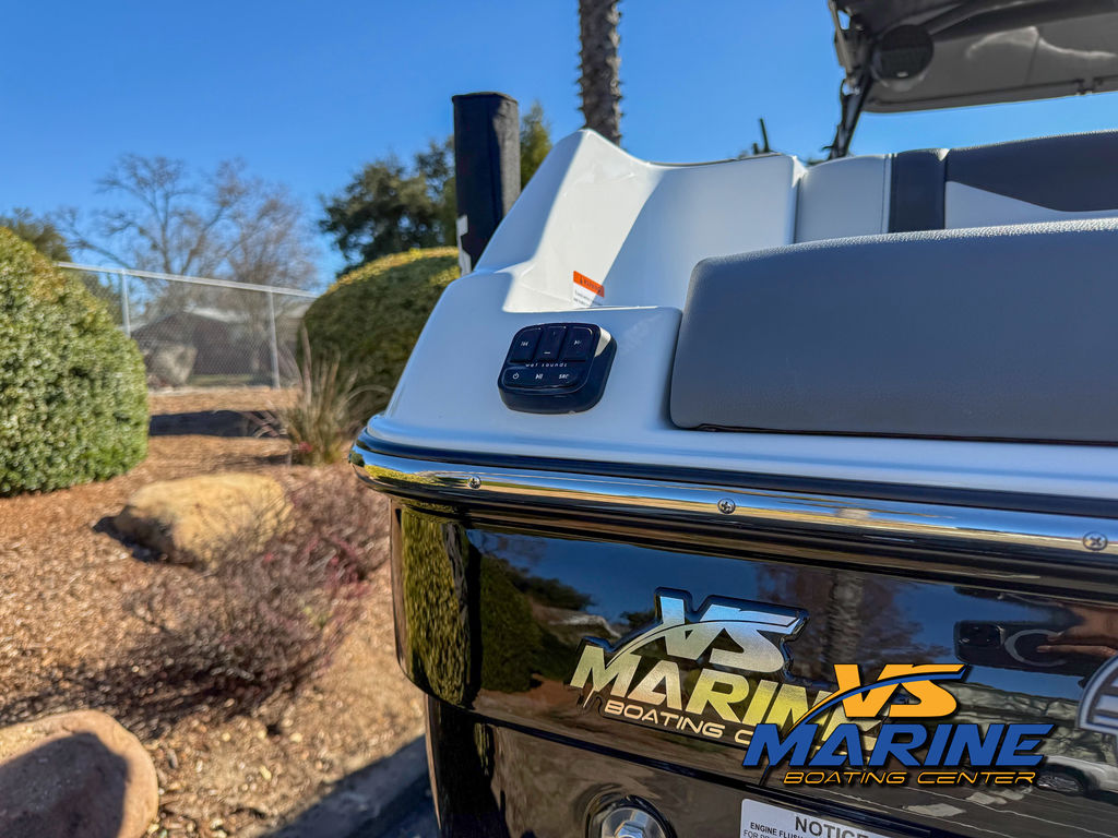 2025 Malibu Boats 23 LSV