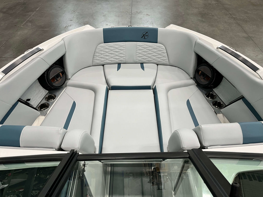 2025 MasterCraft X24