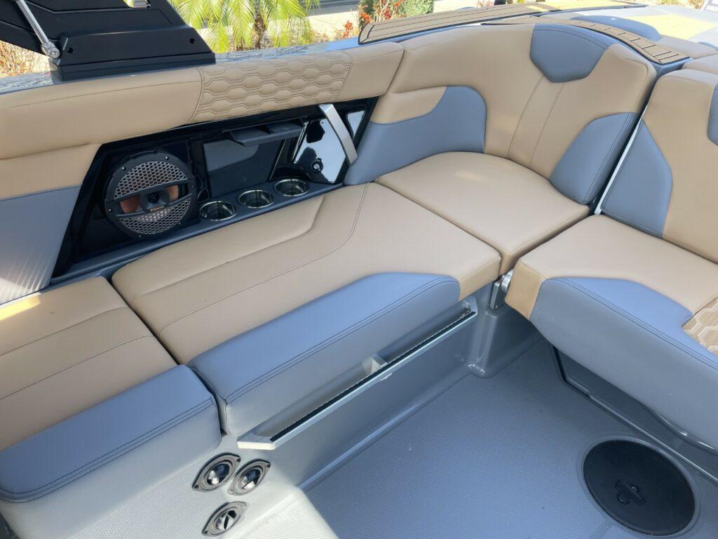2023 MasterCraft XT23