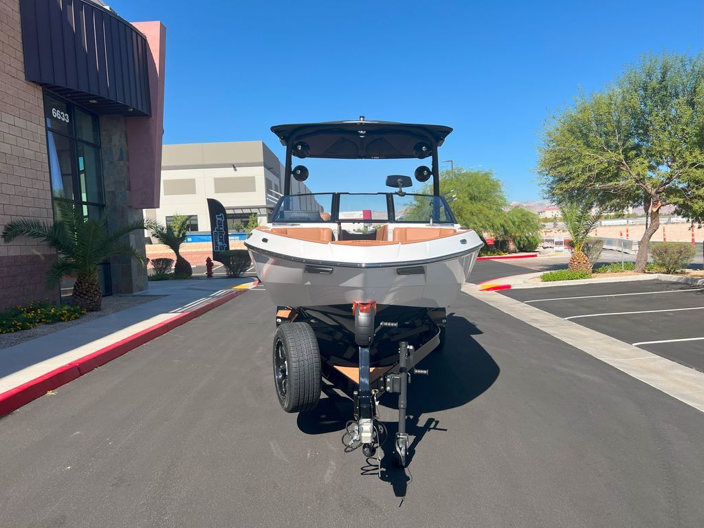2025 Malibu Boats 23 LSV