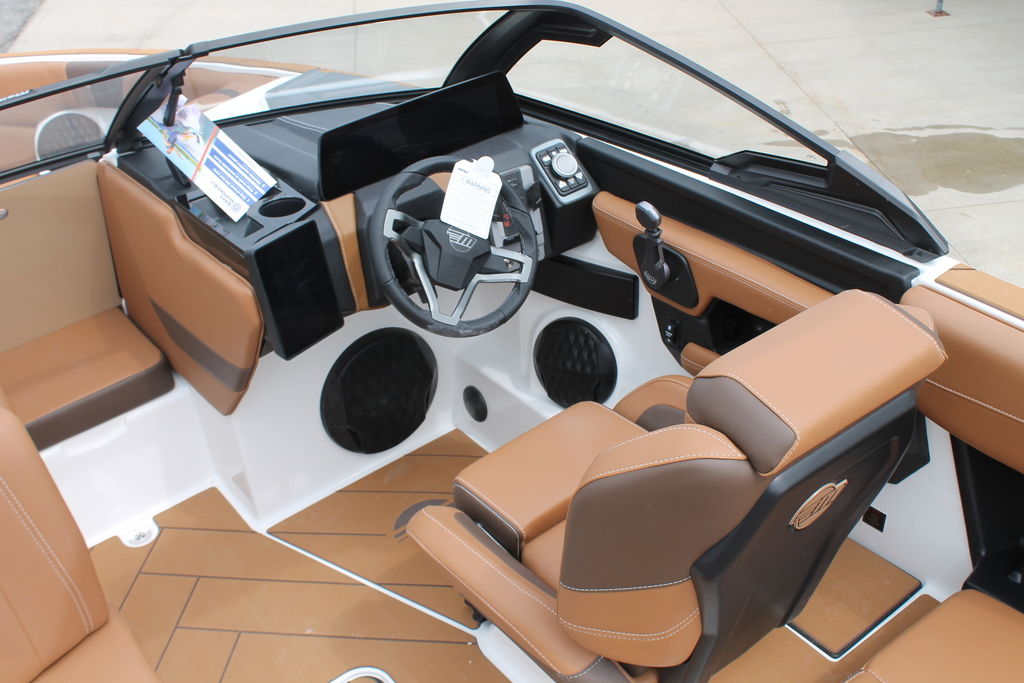 2025 Malibu Boats 22 LSV