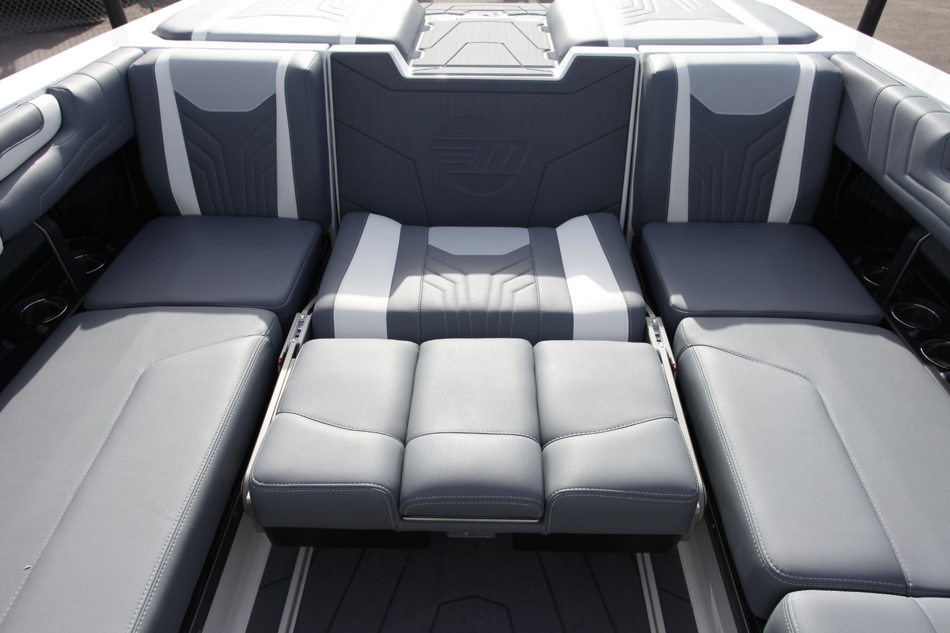  Malibu 25 LSV
