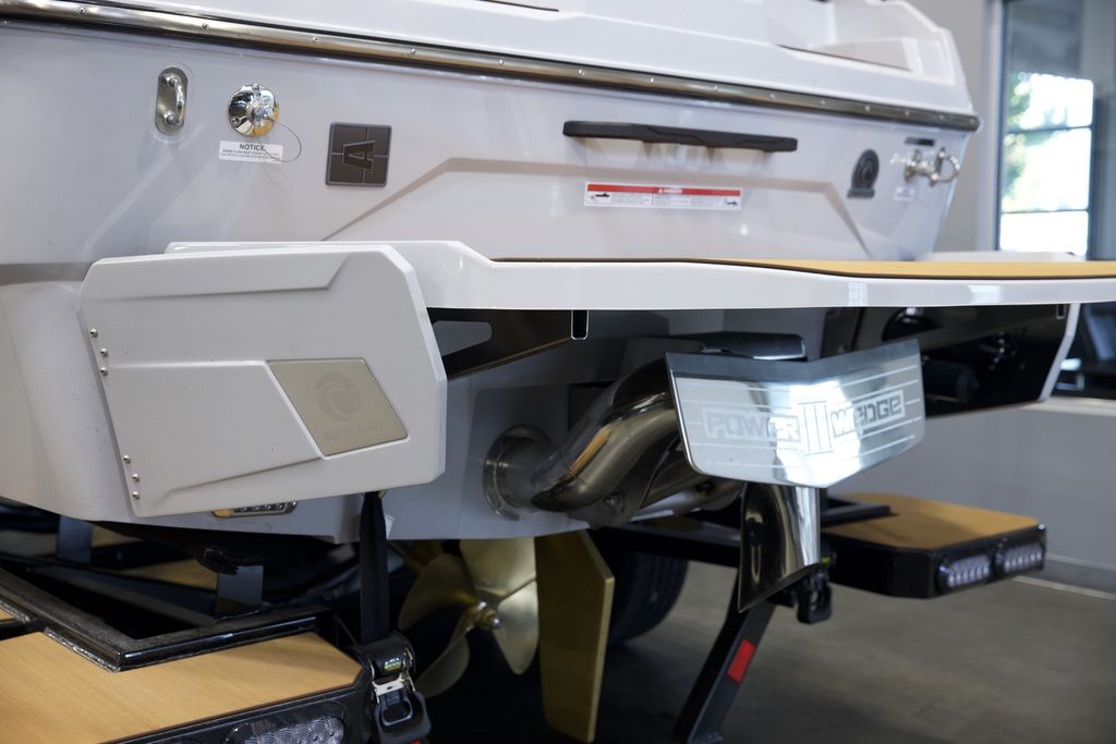 2025 Axis Wake Research A245