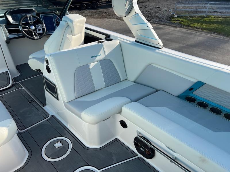 2021 MasterCraft X26