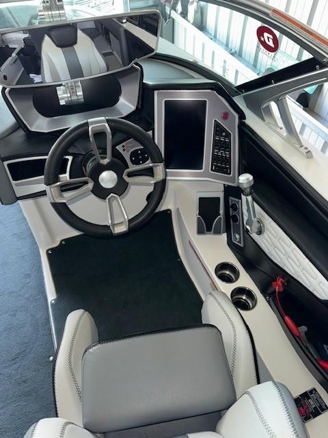 2021 MasterCraft X24