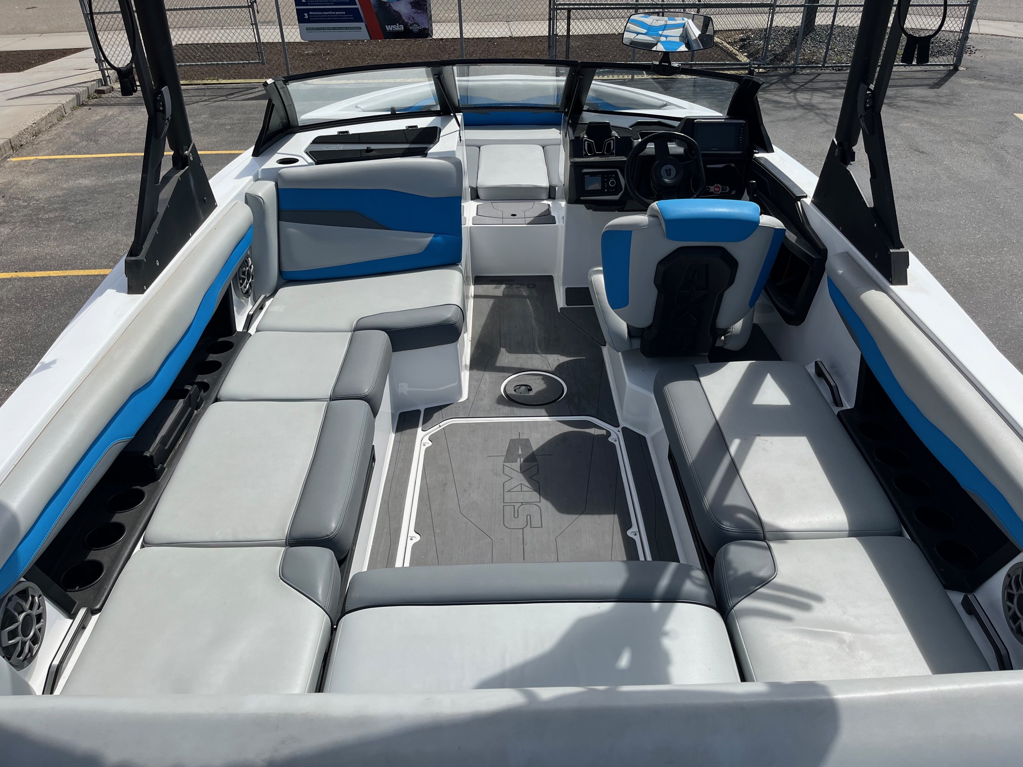 2023 Axis T220