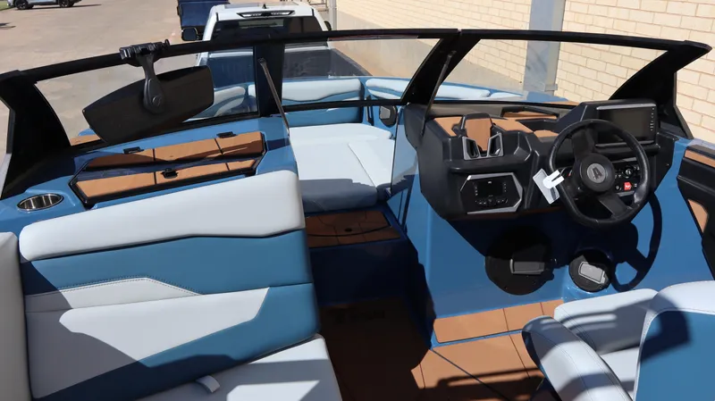 2025 AXIS T250