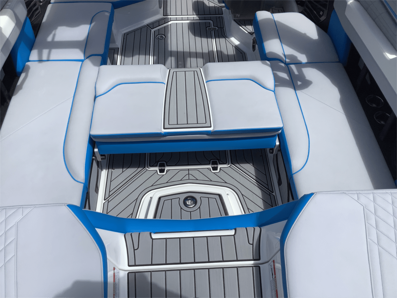 2024 Nautique G23