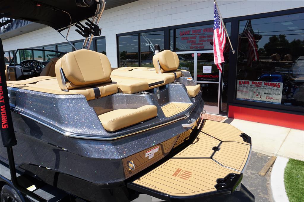 2024 MasterCraft XT22