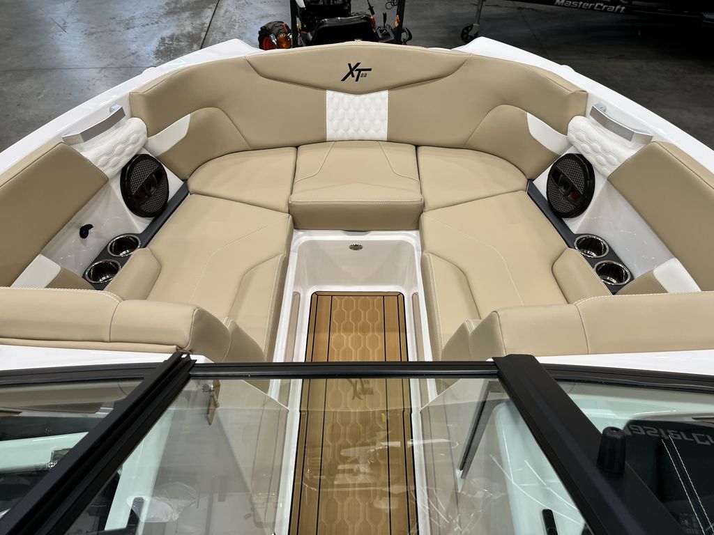 2024 MasterCraft XT22