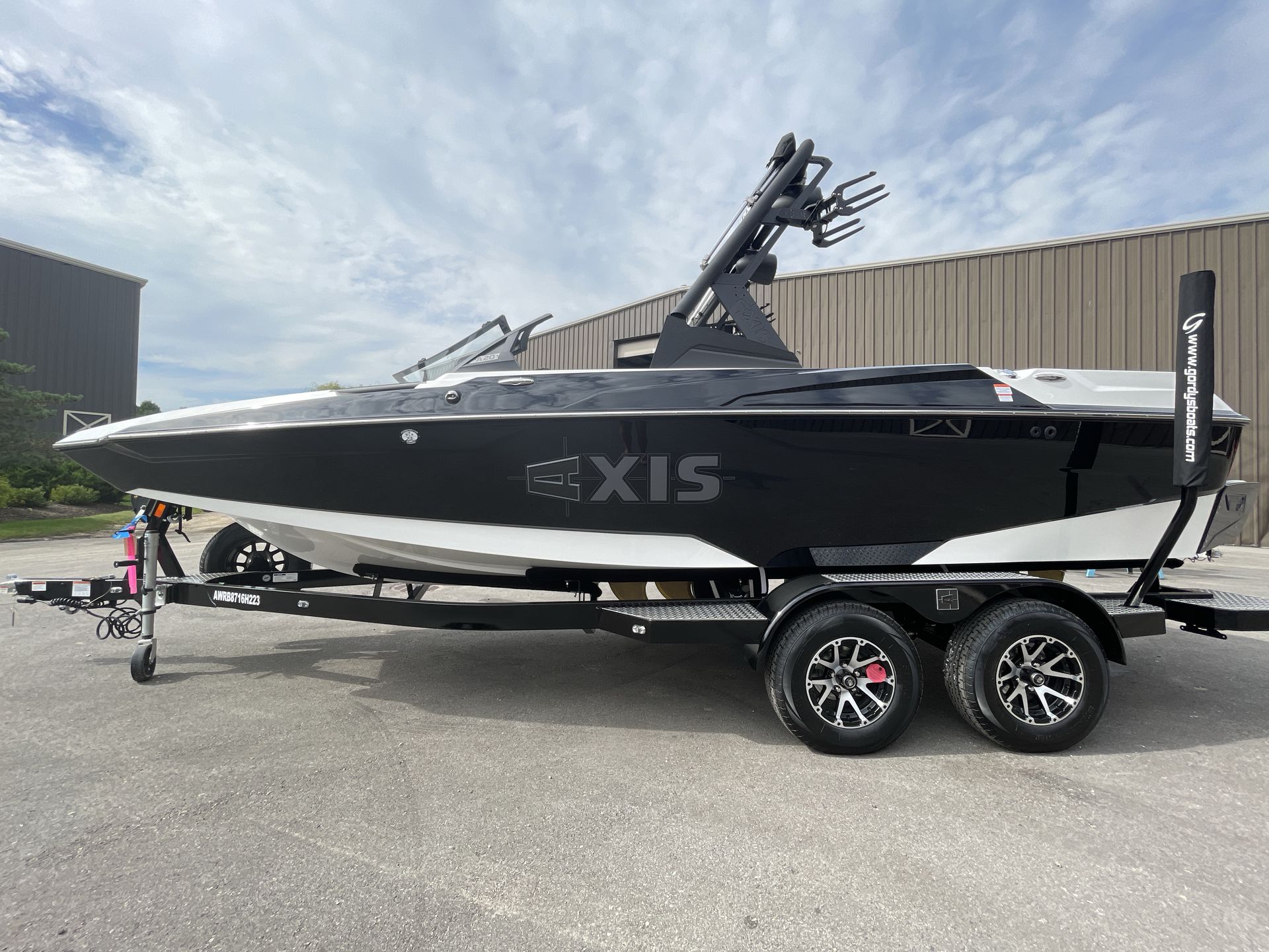 boat.Title