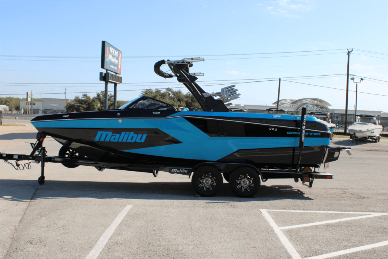 2025 Malibu 24 MXZ