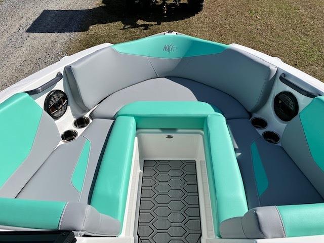 2024 MasterCraft NXT 21