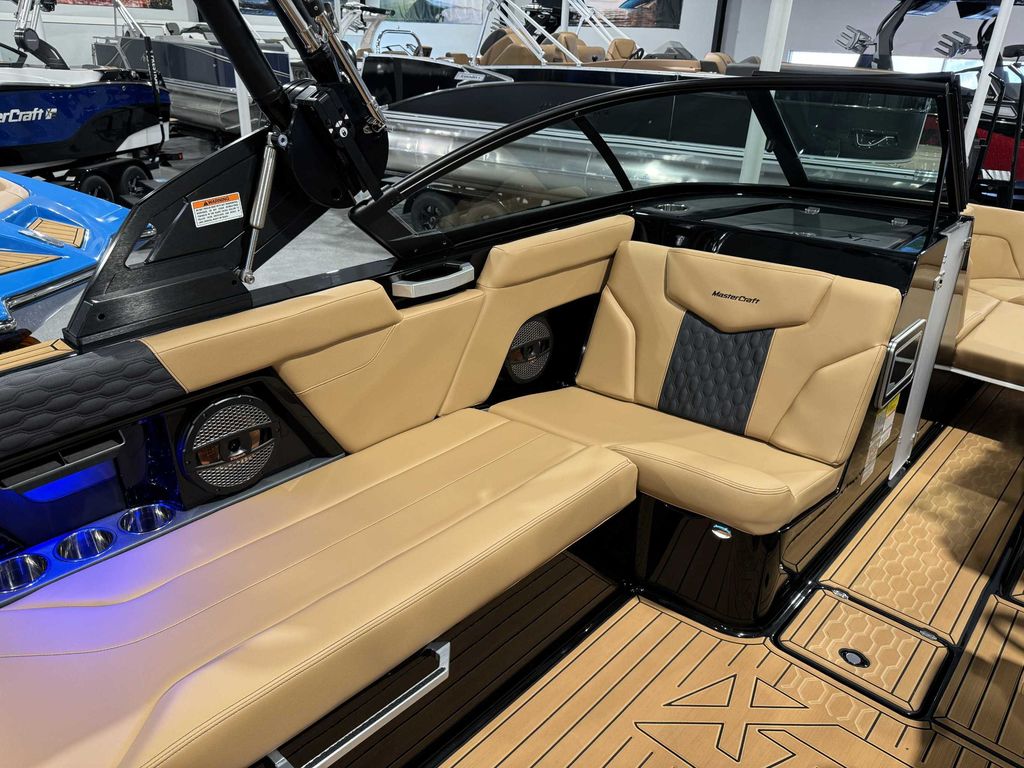 2025 MasterCraft XT23