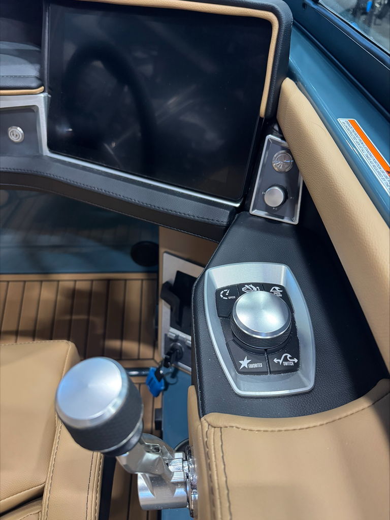 2025 MasterCraft XT22T