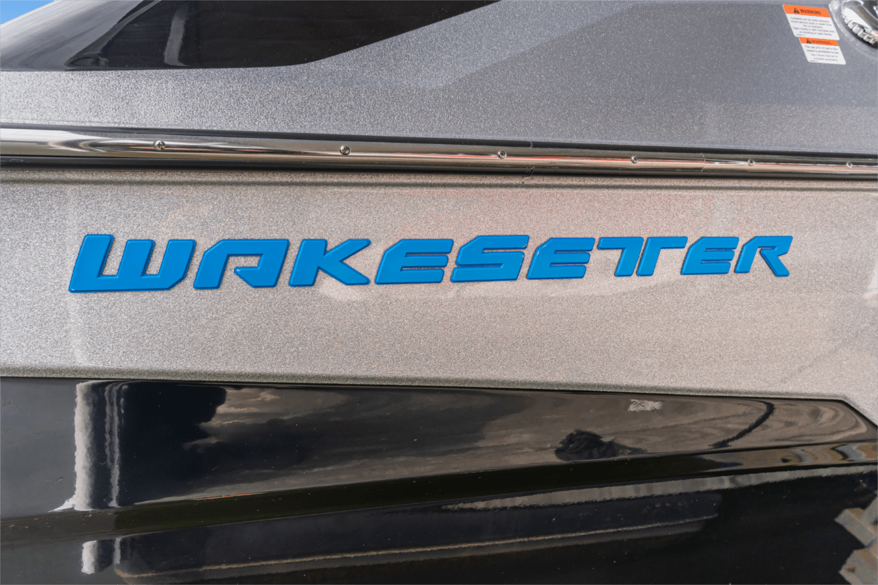 LOW HOUR Wakesetter 25 LSV