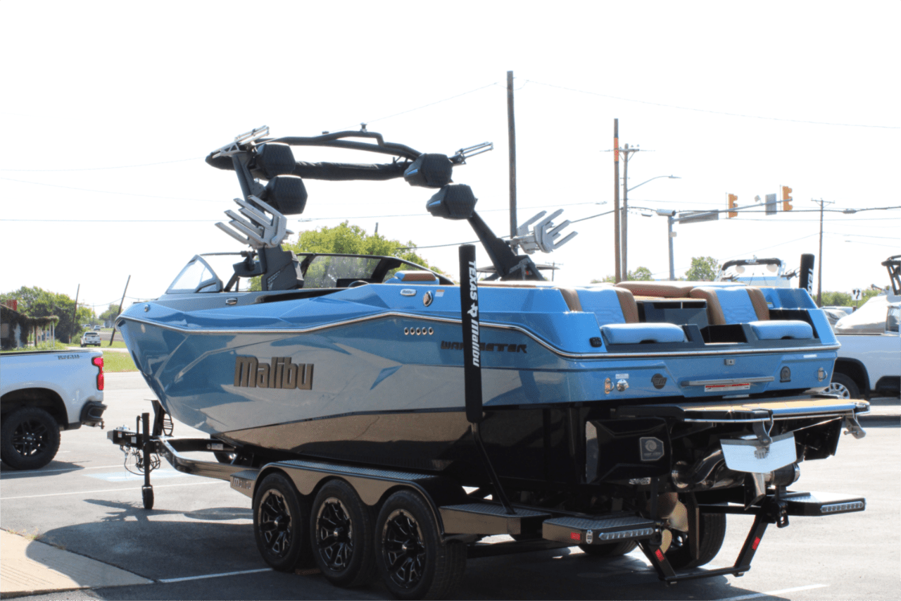 2025 Malibu 26 LSV