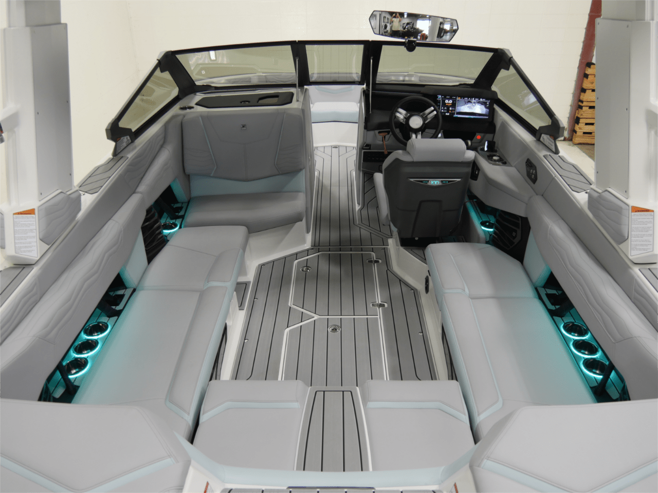 2025 Nautique G23 – Steel Blue/Mystic White