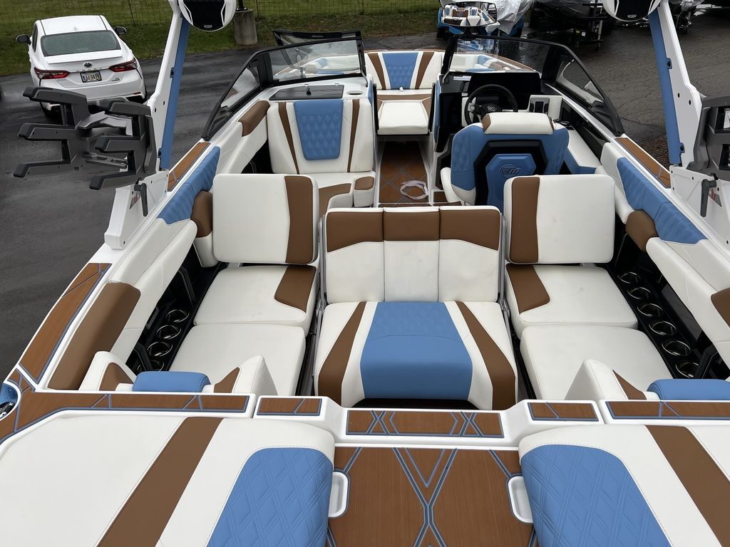 2025 Malibu Boats M230