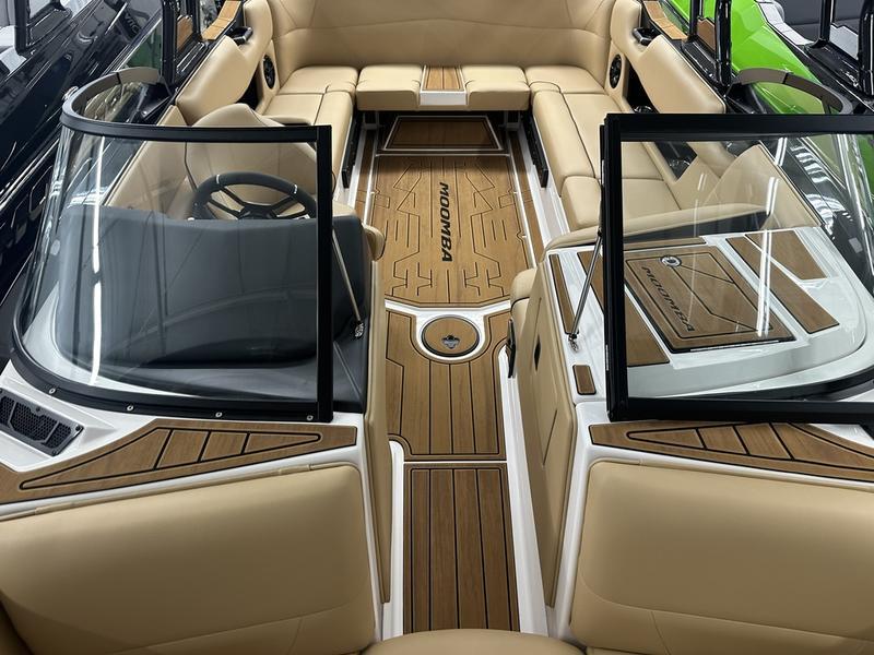 2024 MOOMBA MAX
