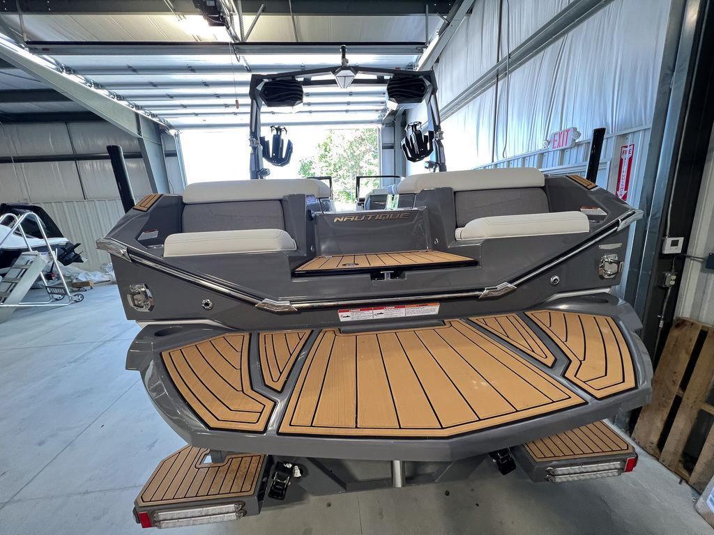 2024 Nautique G23