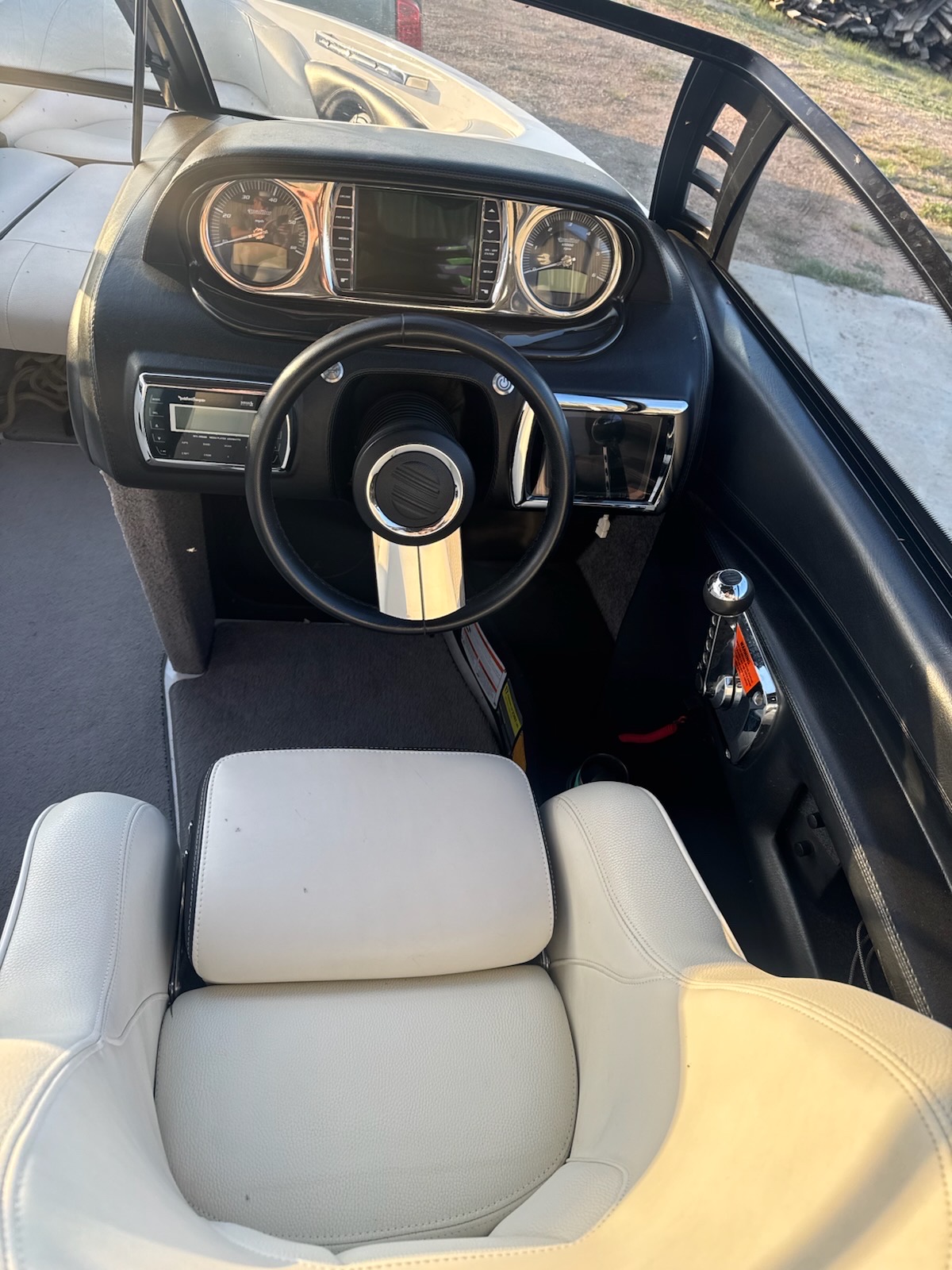 2013 Malibu 247 LSV  LOW HOURS  UNICORN