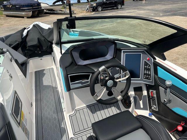 2024 MasterCraft XT-23 | 209103