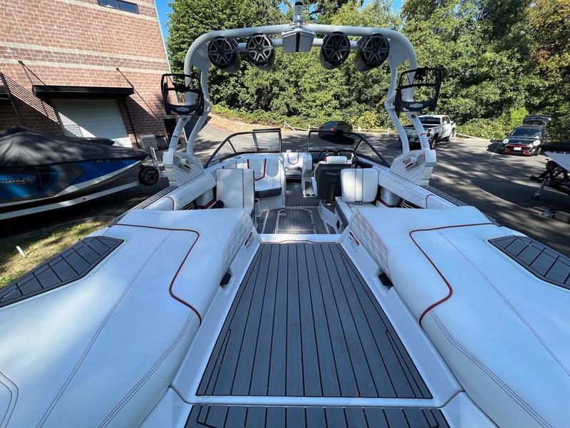 2016 Nautique G23